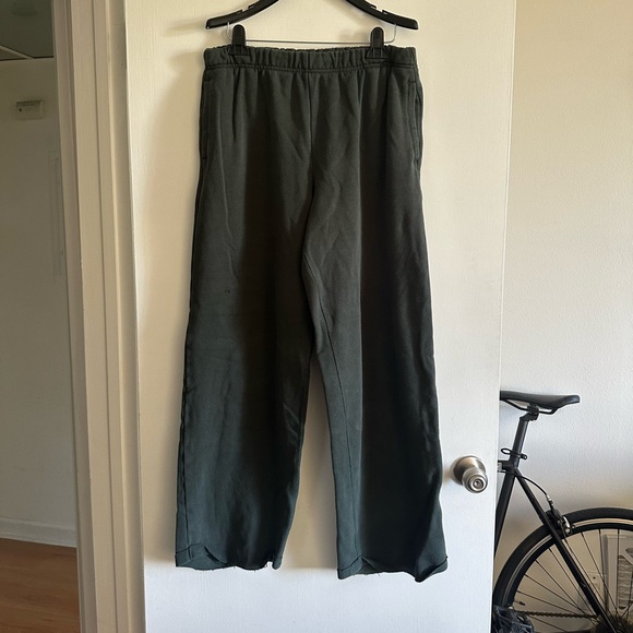SKIMS Pants - SKIMS Dark Green Wide Leg Fleece Comfy Oversized Sweatpants Lounge Pants size M